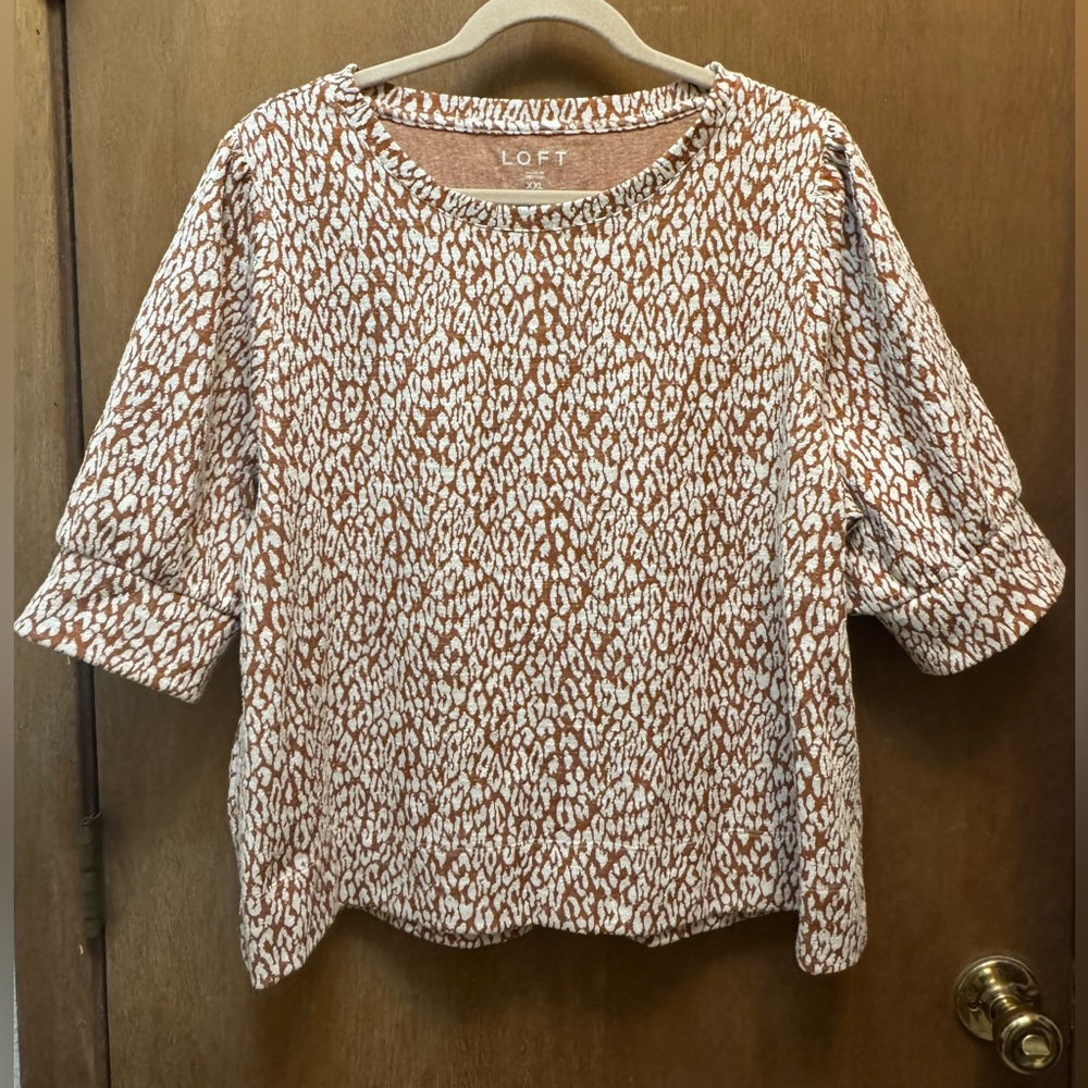 Women’s Loft XXL textured Orange and white short sleeve top